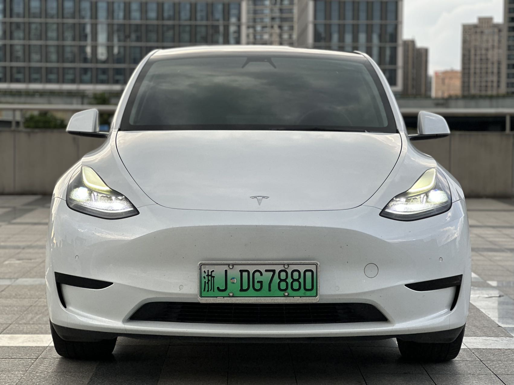 Tesla Model Y 2022 #4 Tesla Model Y 2022 car image #4