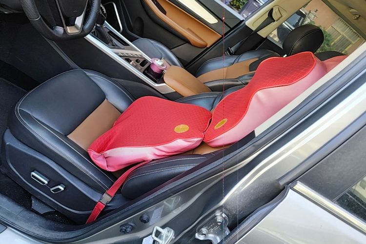 GEELY Vision X6 2018 immagine di auto #17