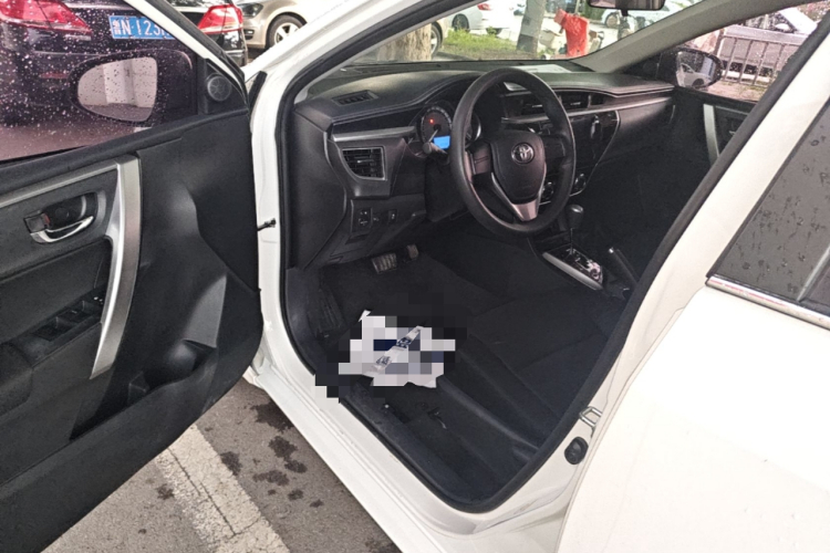 Toyota Corolla 2017 car image #16
