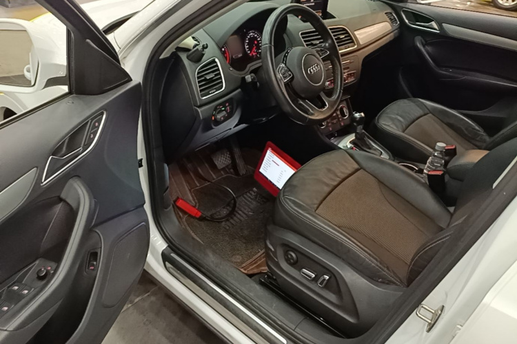Audi Q3 2019 #16 Audi Q3 2019 car image #16