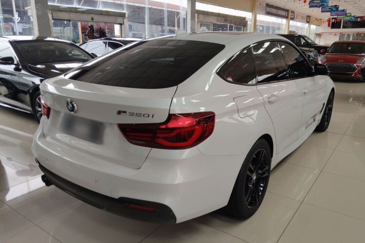 BMW 3 Series GT 2019 imagem de carro #7