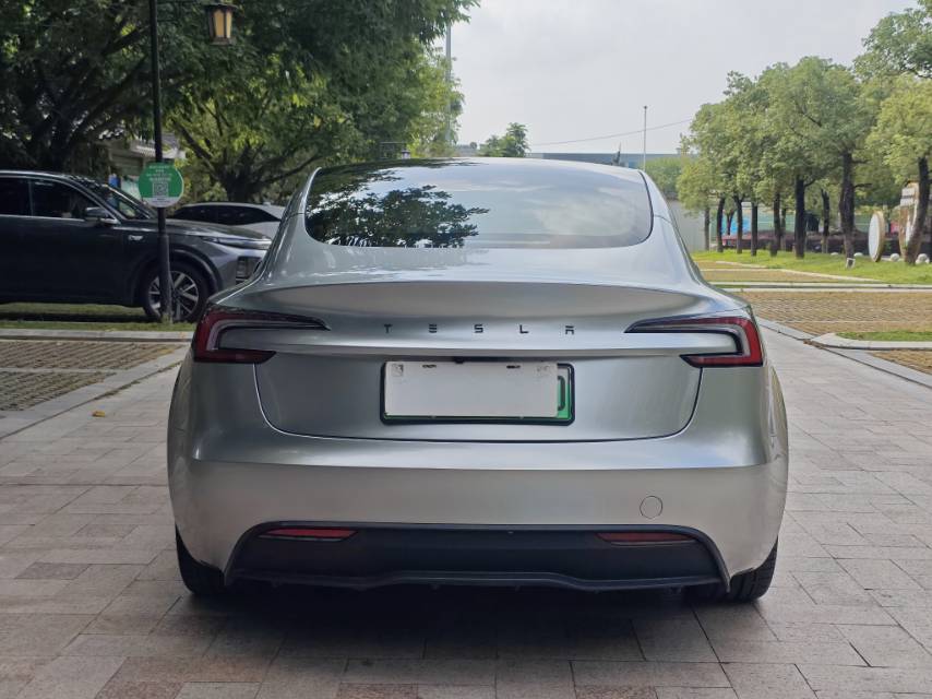 Tesla Model 3 2025 car image #5