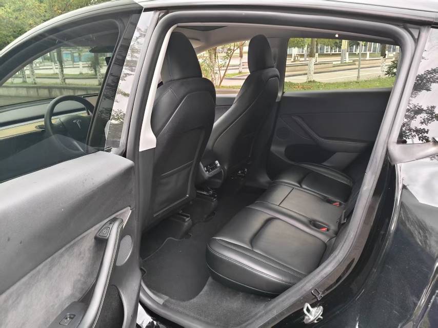 Tesla Model Y 2023 #7 Tesla Model Y 2023 car image #7