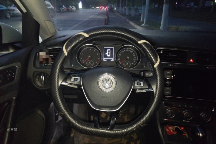 Volkswagen Golf 2020 car image #12