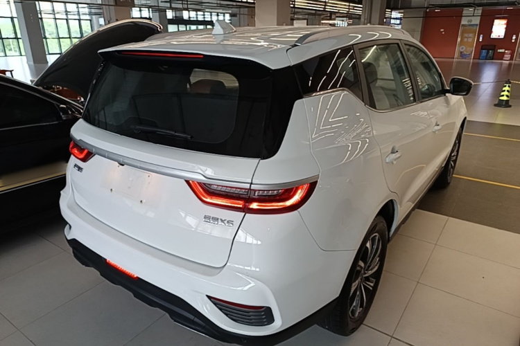 GEELY Vision X6 2021 car image #7