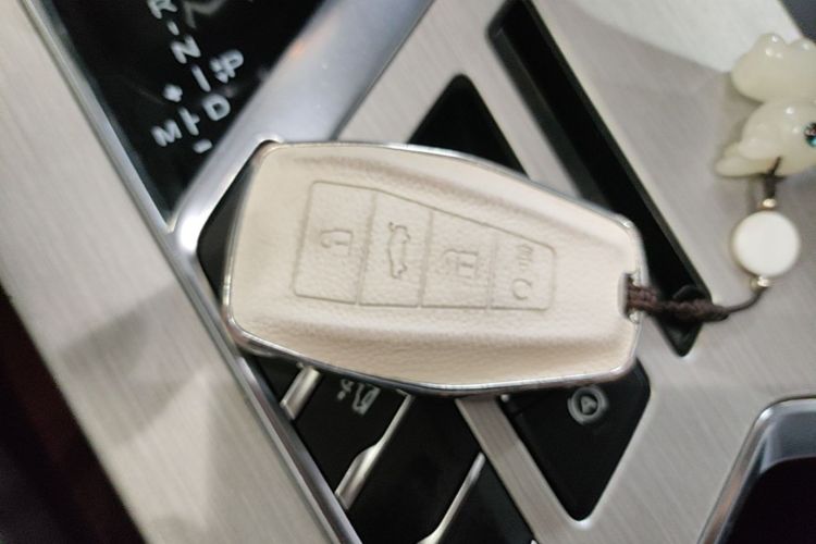 GEELY Coolray 2022 car image #9