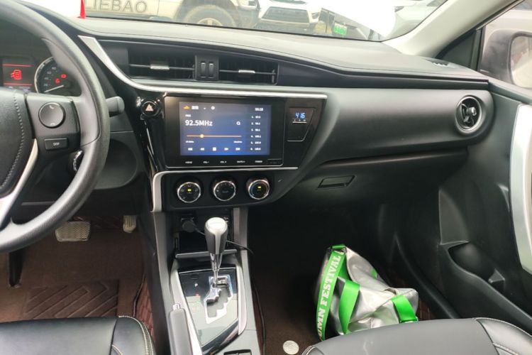 Toyota Corolla 2018 car image #13