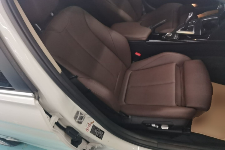 BMW 3 Series 2018 #24 BMW 3 Series 2018 car image #24