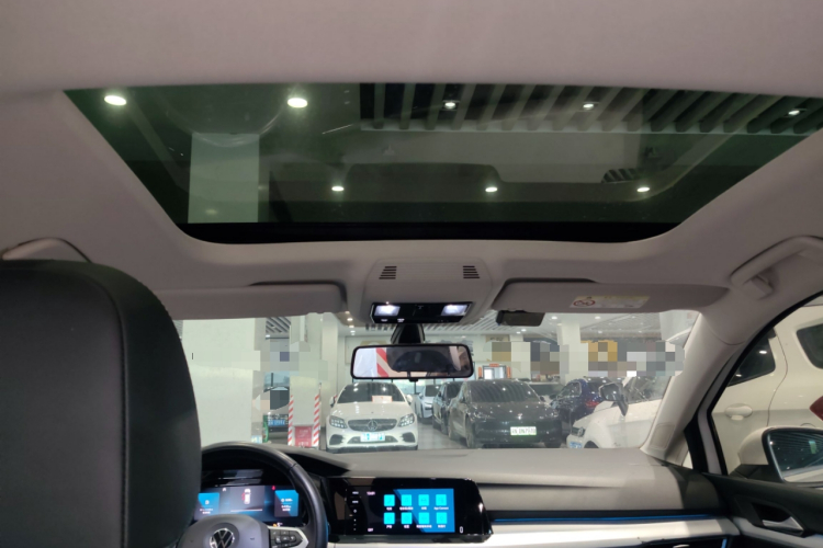 Volkswagen Golf 2021 imagen de coche #18