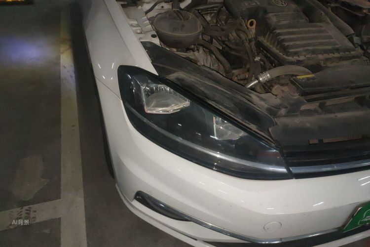 Volkswagen Golf 2018 car image #8