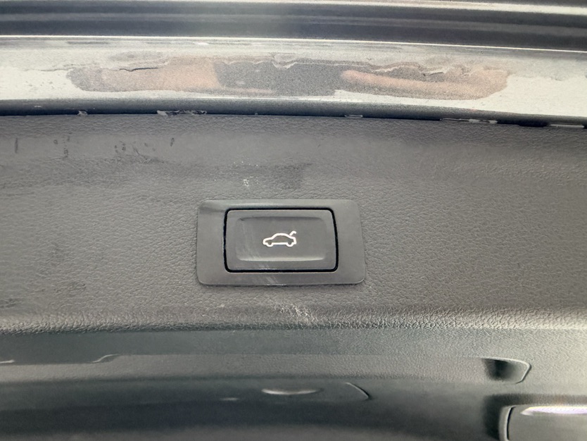 Audi Q3 2021 car image #24