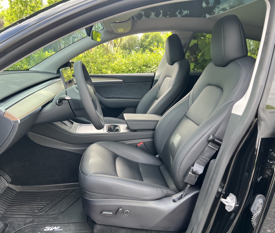 Tesla Model Y 2023 car image #6