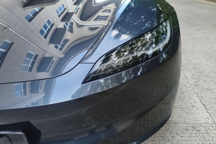 Tesla Model 3 2025 car image #23