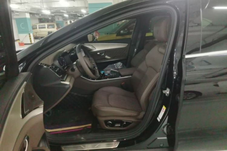BYD Han 2023 car image #15