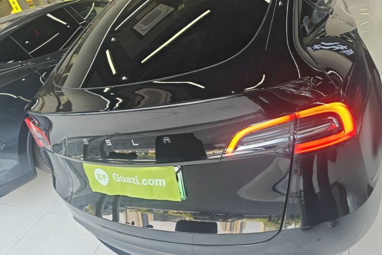 Tesla Model Y 2023 immagine di auto #6
