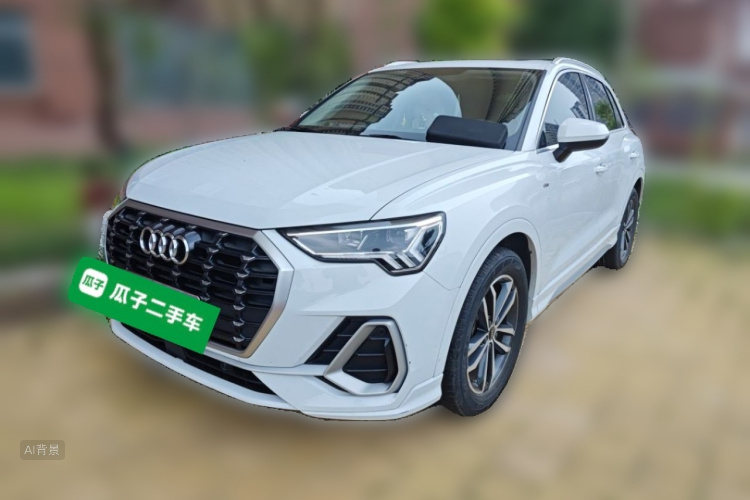Audi Q3 2022 car image #2