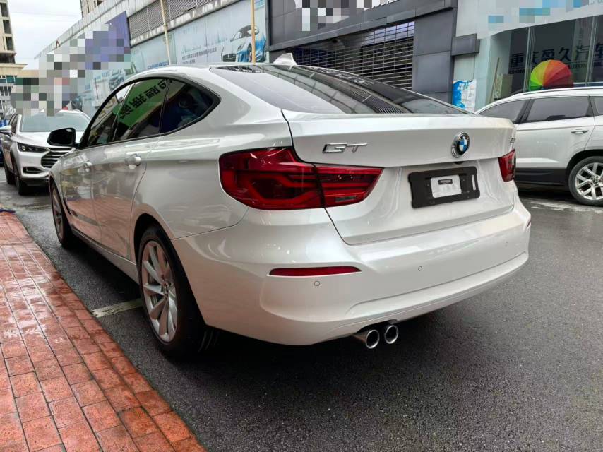 BMW 3 Series GT 2018 صورة سيارة #16