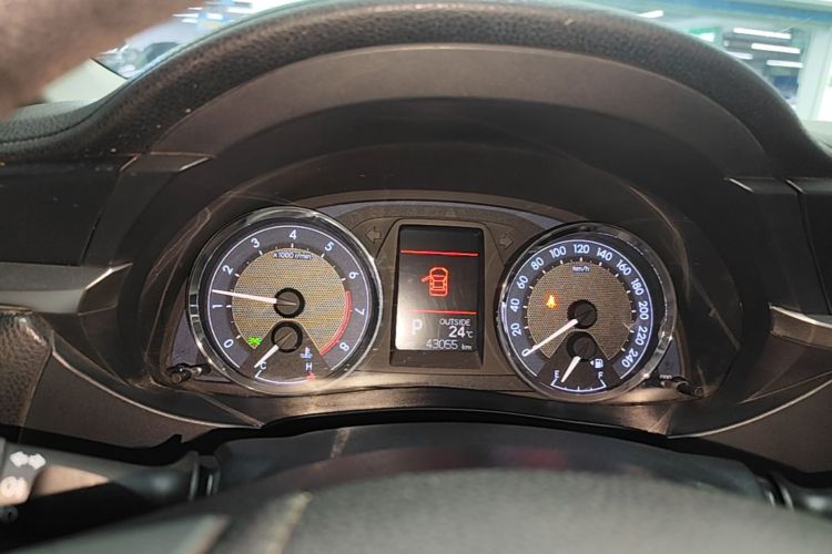 Toyota Corolla 2015 immagine di auto #16