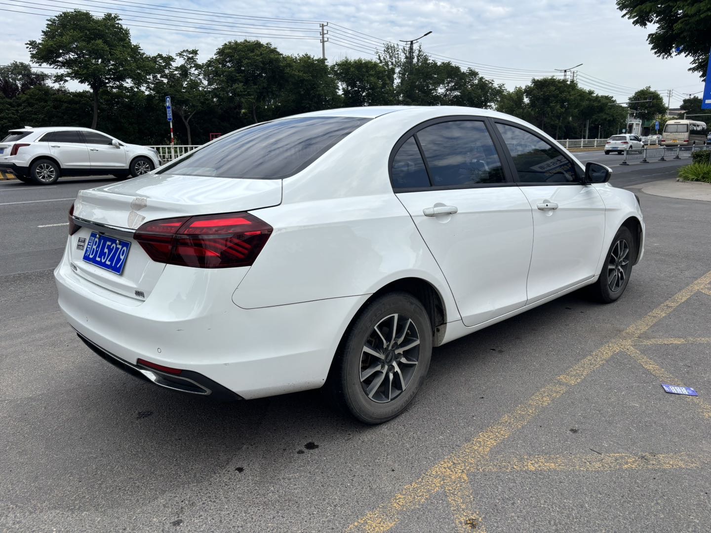 GEELY Emgrand 2019 #9 GEELY Emgrand 2019 car image #9