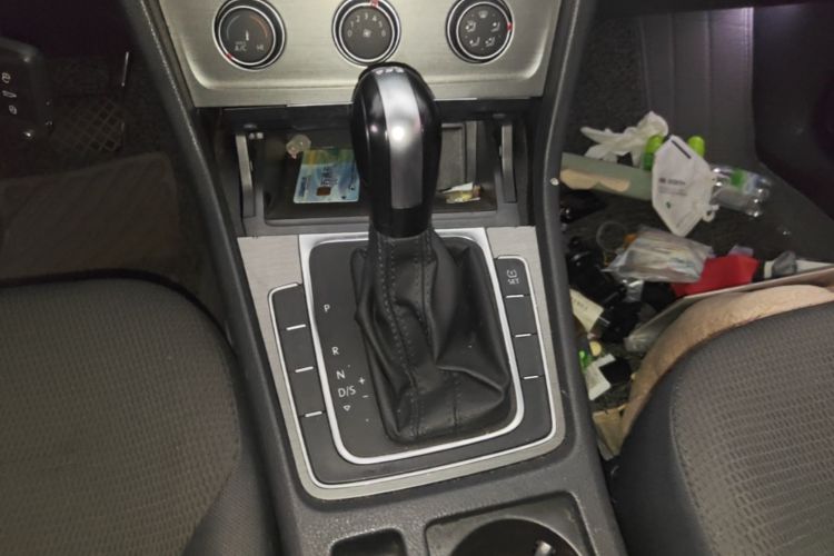 Volkswagen Golf 2015 car image #14