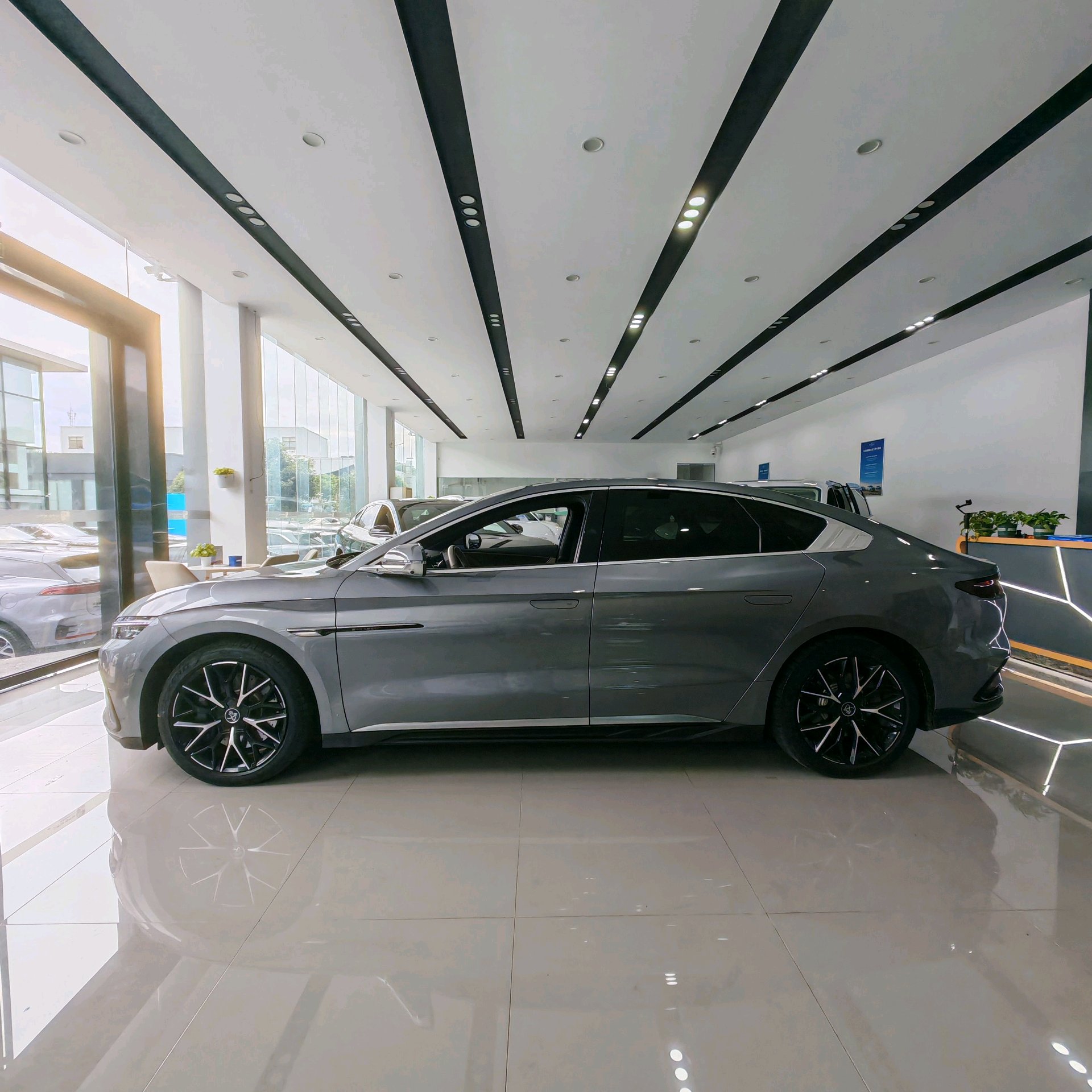 BYD Han 2024 imagem de carro #2