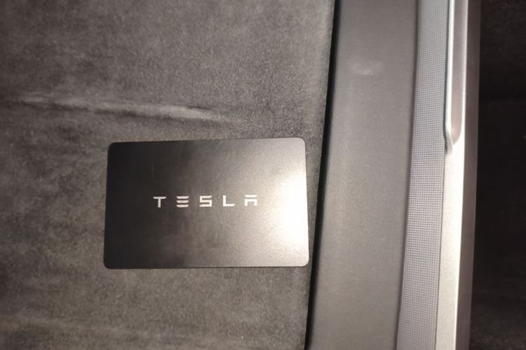 Tesla Model 3 2024 car image #9