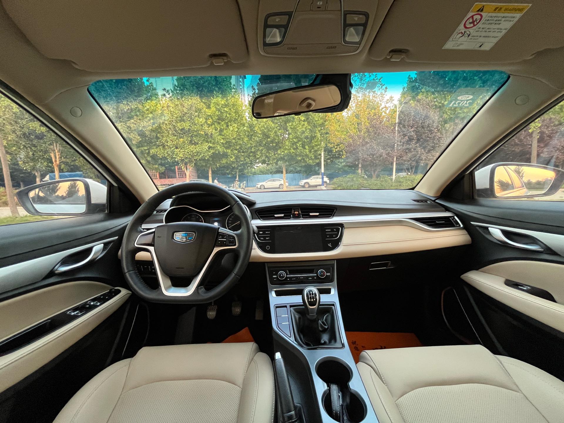 GEELY Emgrand 2019 imagen de coche #6