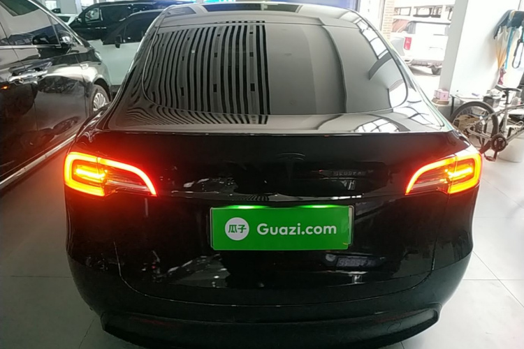 Tesla Model Y 2022 #6 Tesla Model Y 2022 car image #6