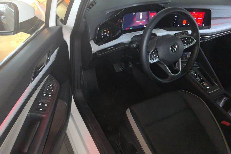 Volkswagen Golf 2022 imagen de coche #16