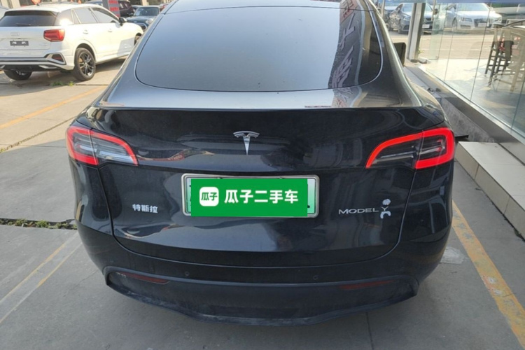 Tesla Model Y 2022 #4 Tesla Model Y 2022 immagine di auto #4