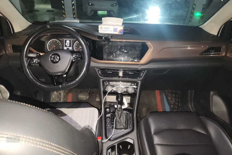 Volkswagen Tharu 2020 car image #11