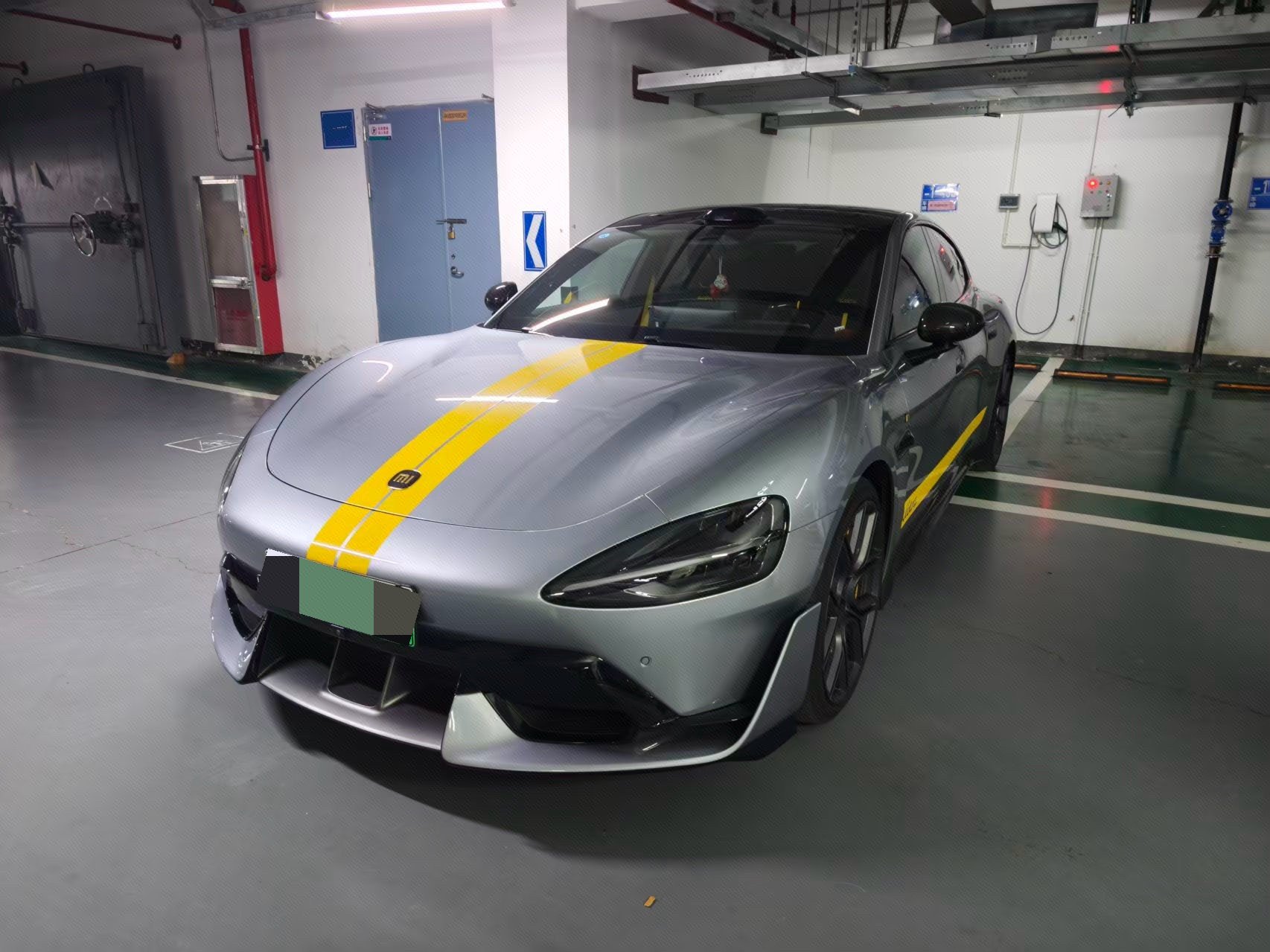 MI SU7 Ultra 2025 car image 