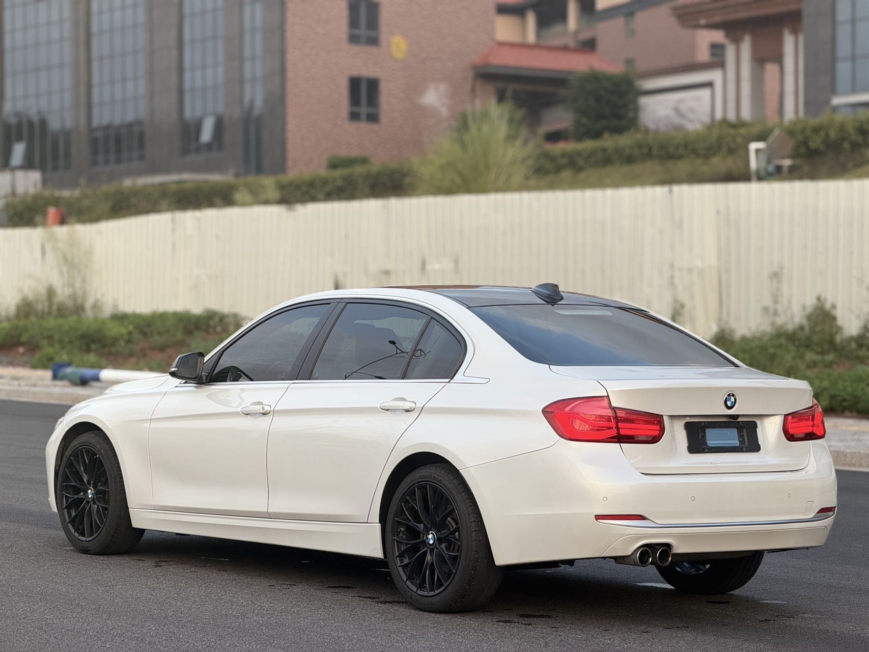 BMW 3 Series 2018 #7 BMW 3 Series 2018 car image #7