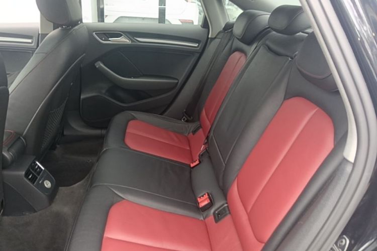 Audi A3 2018 immagine di auto #17
