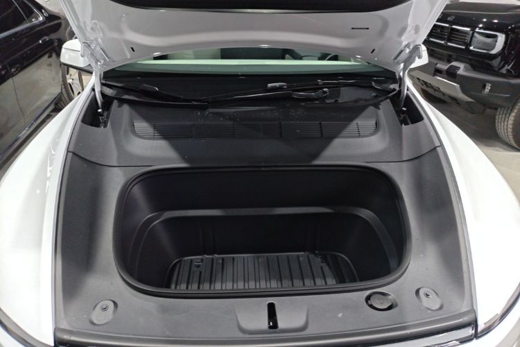 Tesla Model Y 2026 car image #20
