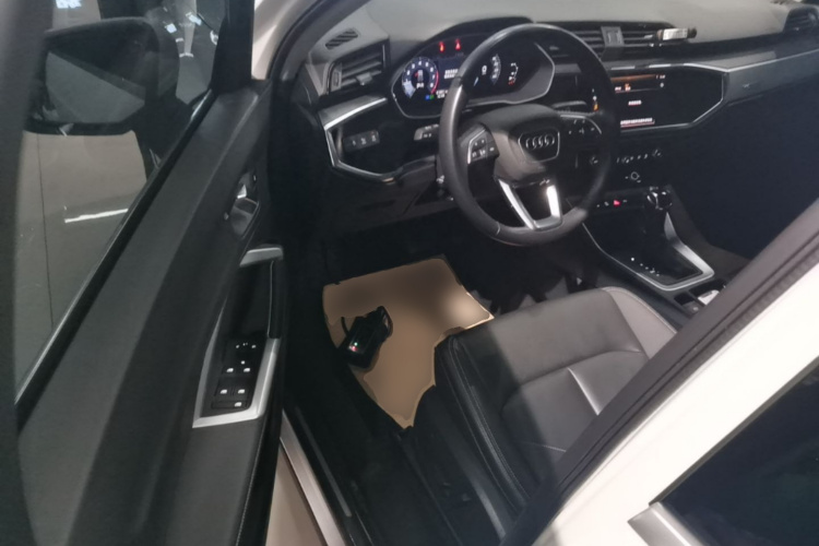 Audi Q3 2021 image de voiture #16