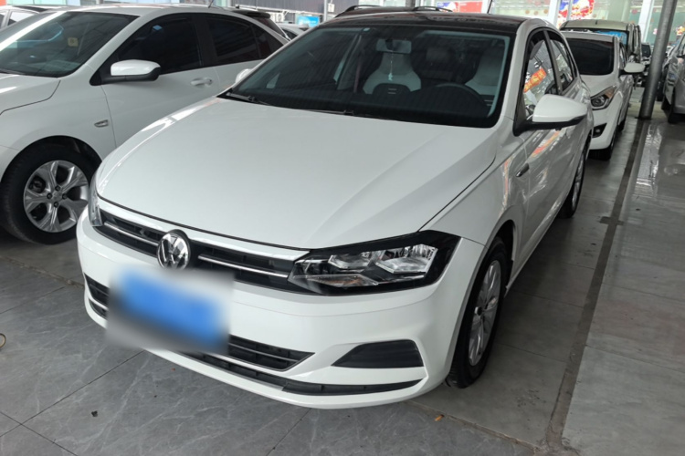 Volkswagen Polo 2019 car image #2