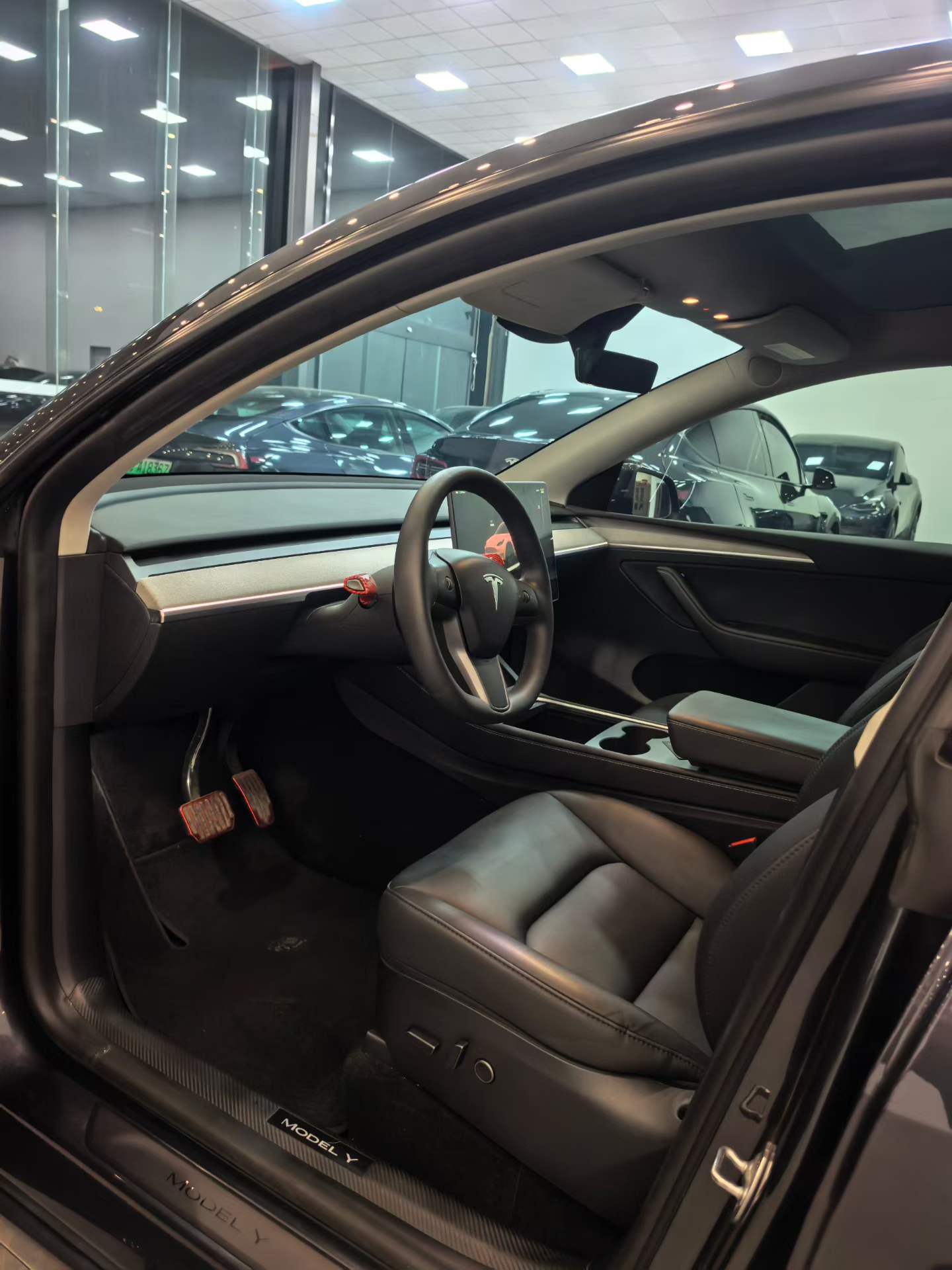 Tesla Model Y 2024 car image #7