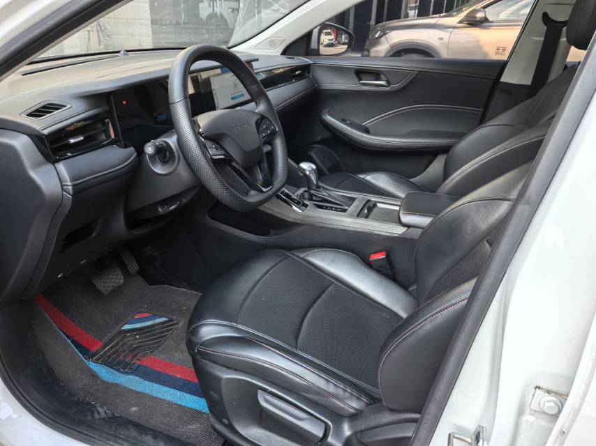 Roewe i5 2023 #5 Roewe i5 2023 imagen de coche #5