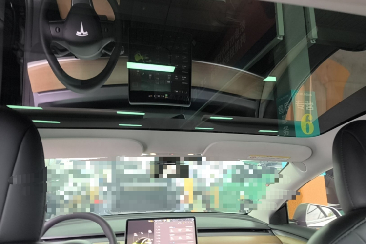 Tesla Model 3 2023 car image #18