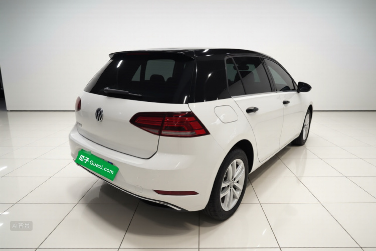 Volkswagen Golf 2018 car image #7