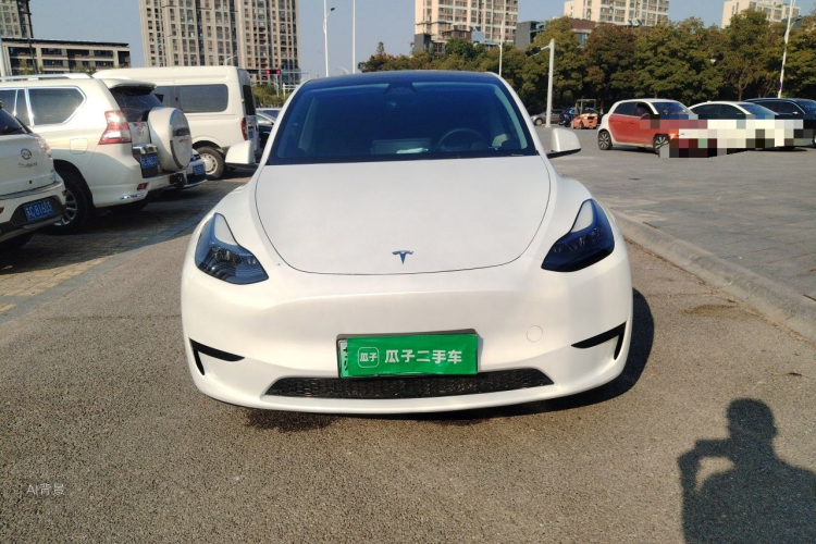 Tesla Model Y 2024 #3 Tesla Model Y 2024 car image #3
