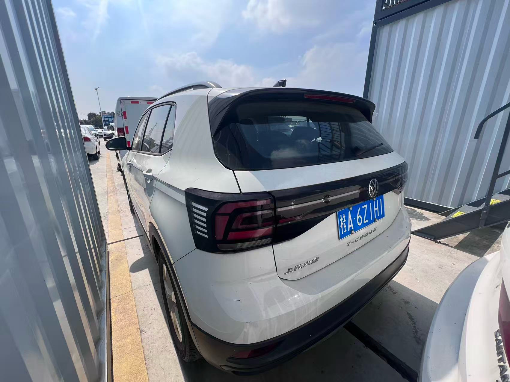 Volkswagen T-Cross 2023 immagine di auto #3