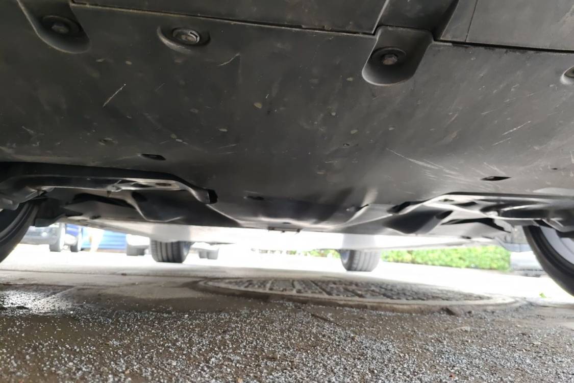 Tesla Model Y 2024 car image #14