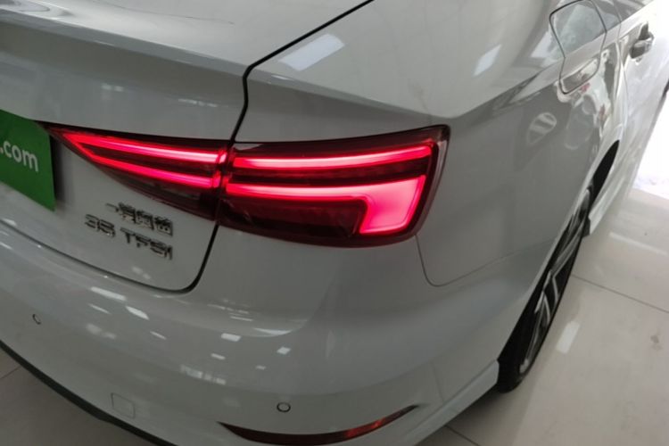 Audi A3 2018 car image #8