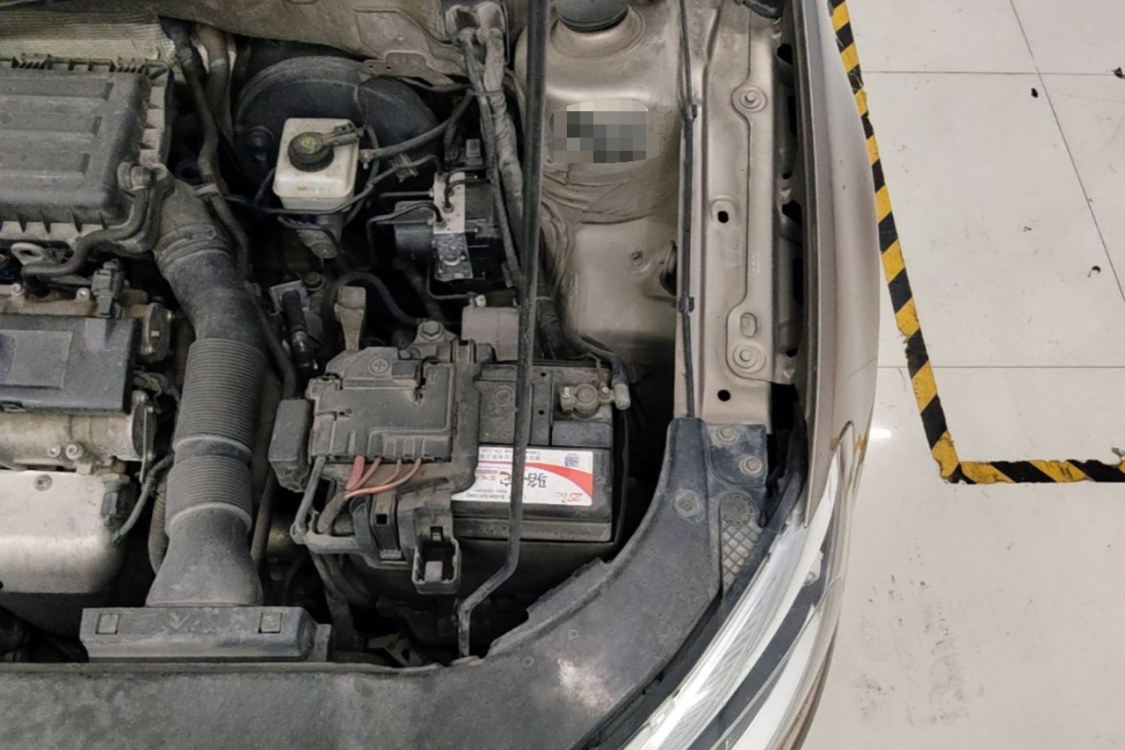 Volkswagen Bora 2014 car image #12