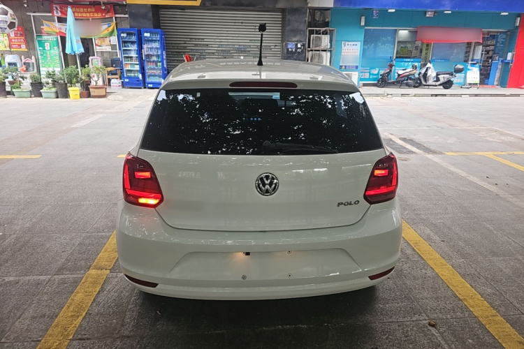 Volkswagen Polo 2017 car image #4