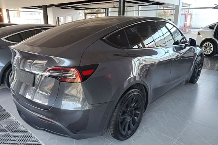 Tesla Model Y 2022 #7 Tesla Model Y 2022 car image #7