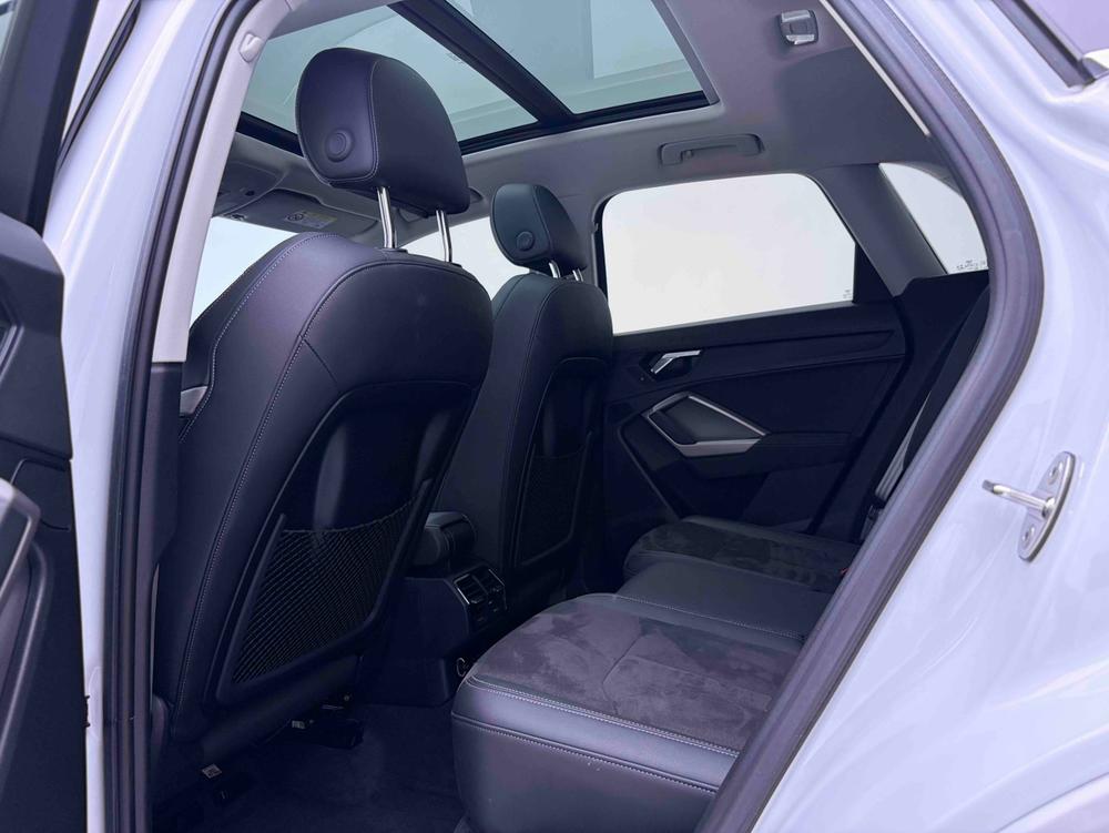 Audi Q3 2022 car image #15