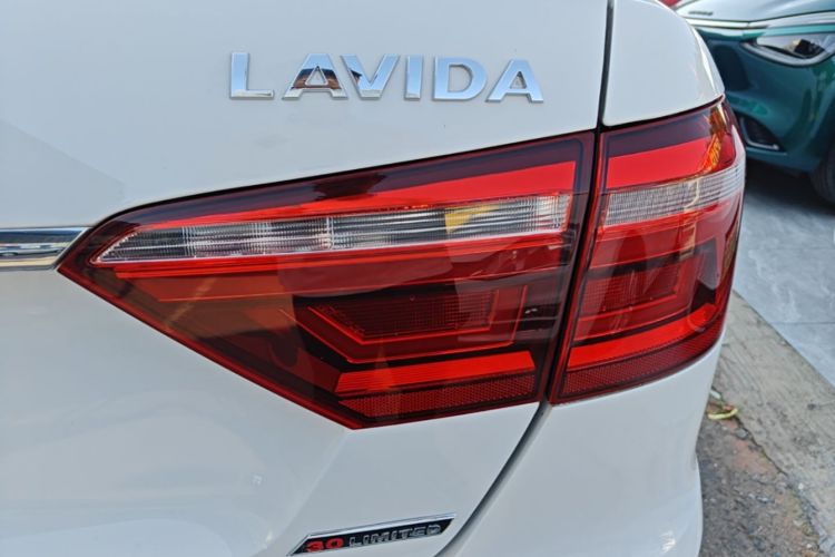 Volkswagen Lavida 2015 car image #8